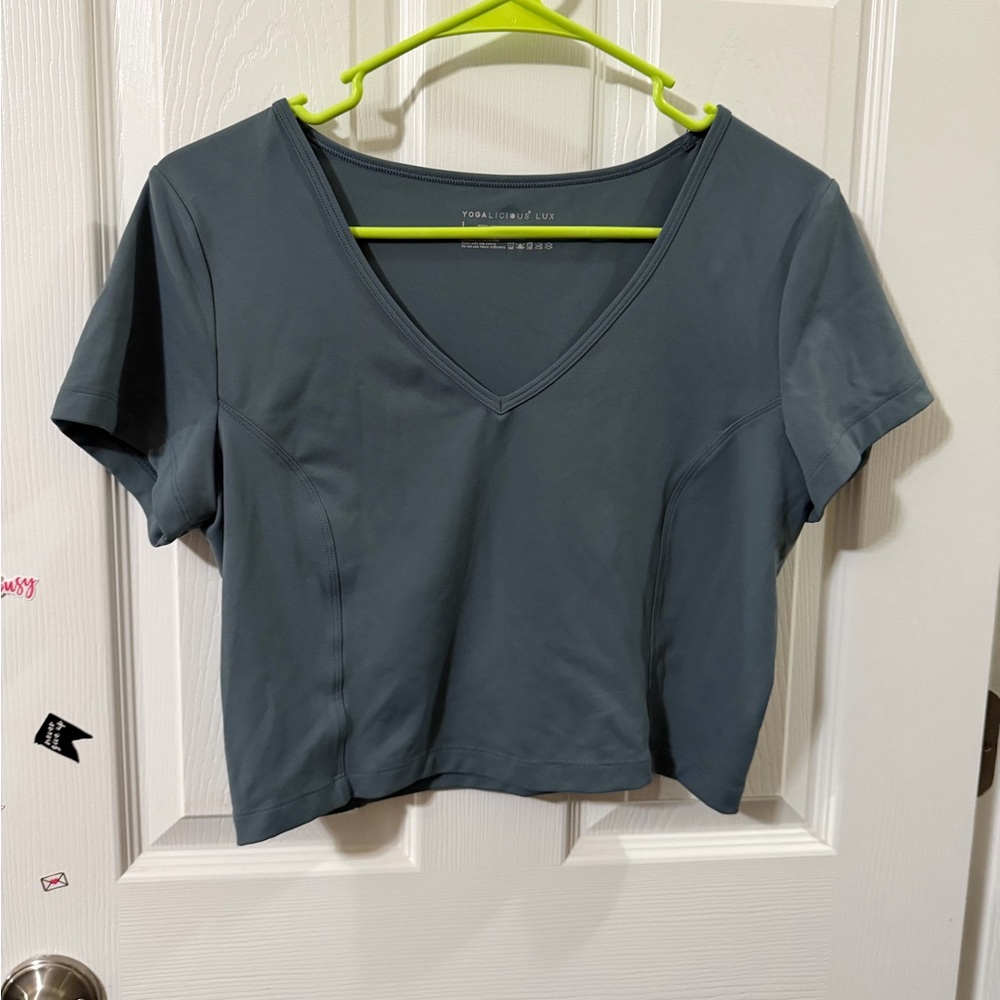 Yogalicious Lux Crop Top Women Large Blue Excellent V-Neck Short Sleeve‎ Active